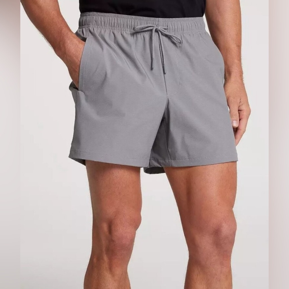 NWT Men’s VRST 5” Inseam relaxed fit Athletic Shorts, silver shadow heather grey